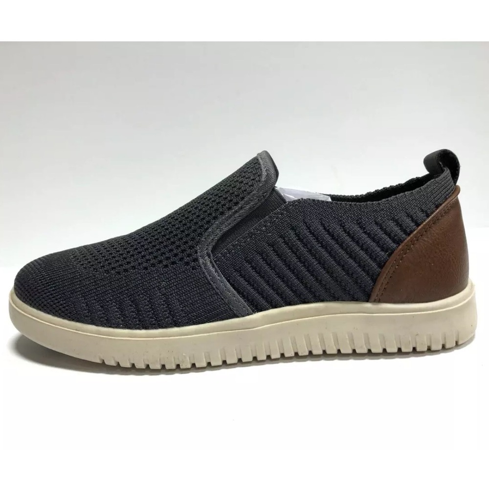 Steve Madden Big Kids’ Port, Gray Slip-On Shoes, Boys’ Size 4 M.